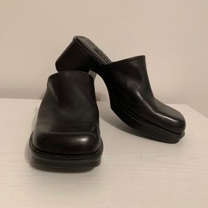 Women’s Westies chunky heeled mules size 7